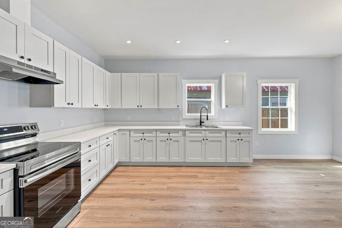 3 bedroom, 2 bathroom, 1,800 sq ft single family residence for sale at 2918 Wolfe Street, Brunswick, GA 31520 — photo 9