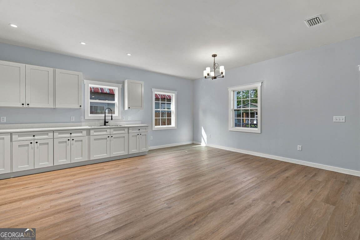 3 bedroom, 2 bathroom, 1,800 sq ft single family residence for sale at 2918 Wolfe Street, Brunswick, GA 31520 — photo 10