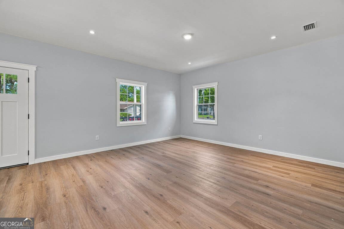 3 bedroom, 2 bathroom, 1,800 sq ft single family residence for sale at 2918 Wolfe Street, Brunswick, GA 31520 — photo 8
