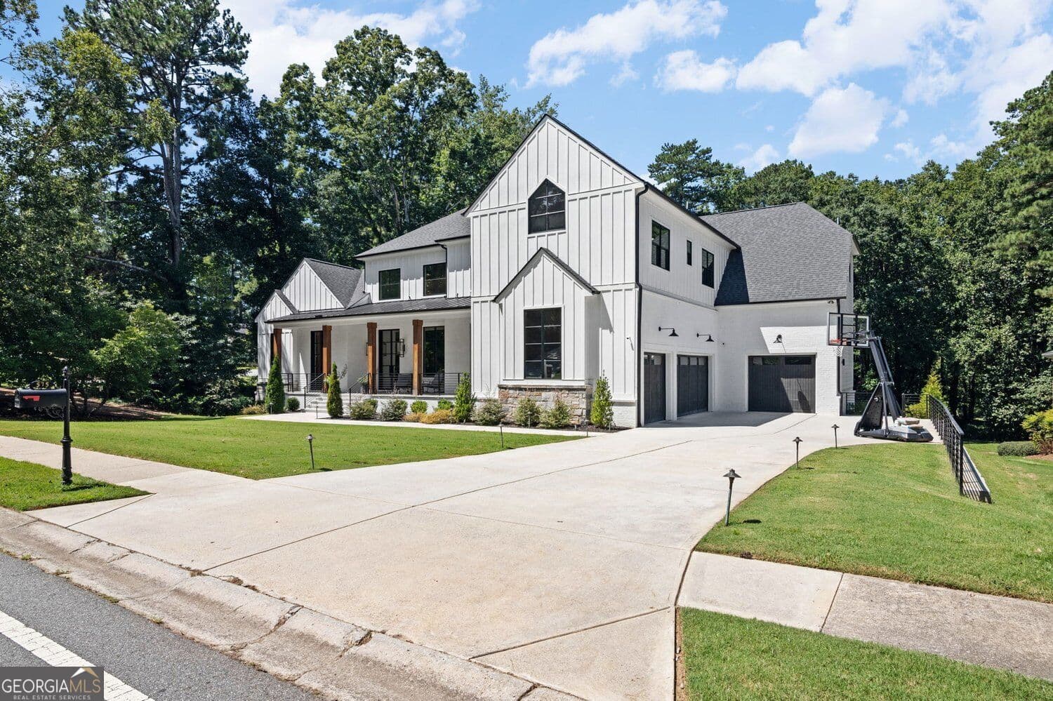 8 bedroom, 9 bathroom, 10,026 sq ft single family residence for sale at 575 Indian Hills Parkway, Marietta, GA 30068 — photo 8