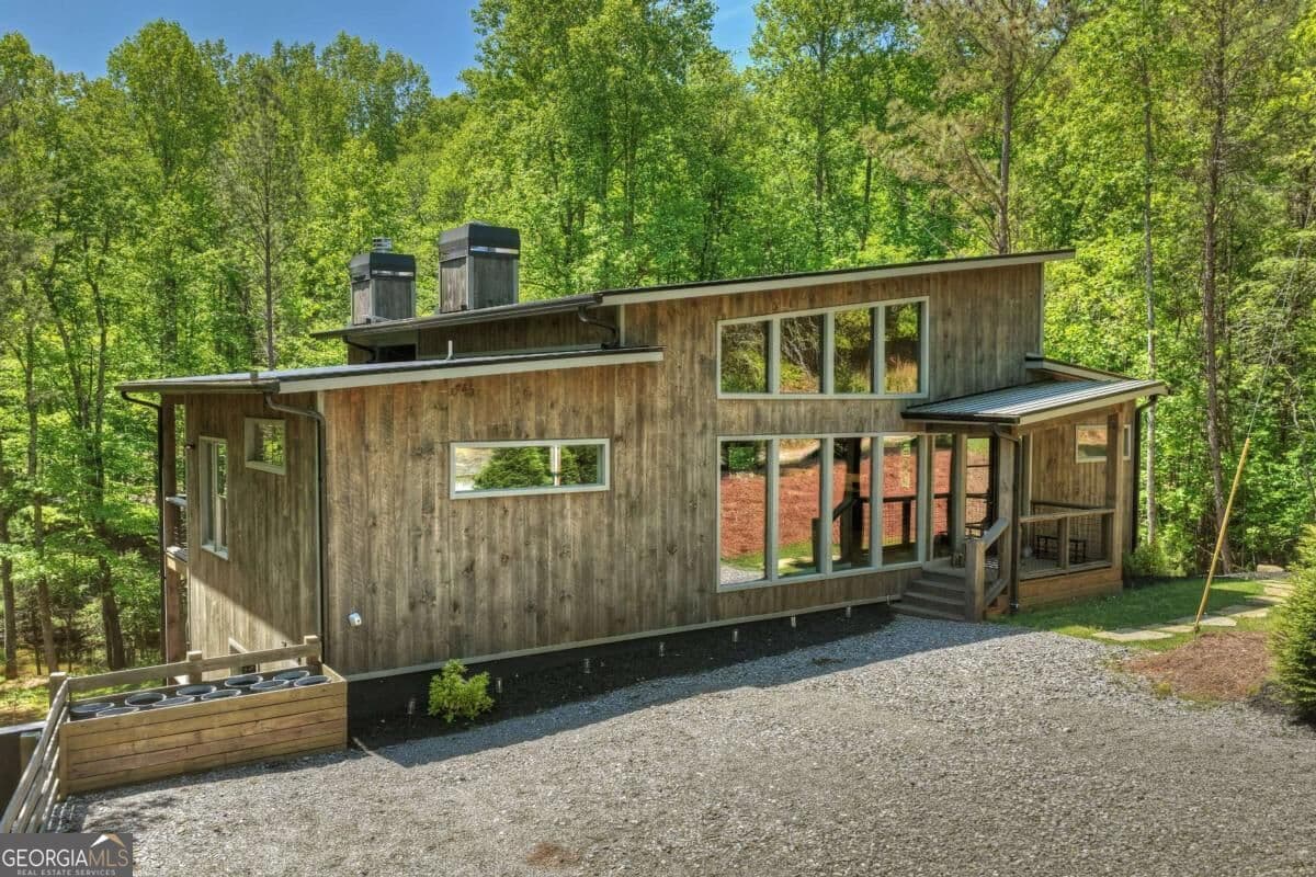 3 bedroom, 3.5 bathroom, 2,548 sq ft single family residence for sale at 197 Tipton Court, Cherry Log, GA 30522 — photo 3