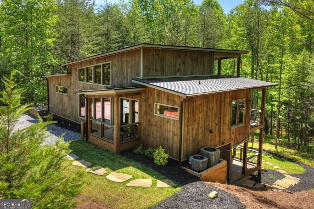 3 bedroom, 3.5 bathroom, 2,548 sq ft single family residence for sale at 197 Tipton Court, Cherry Log, GA 30522 — photo 4