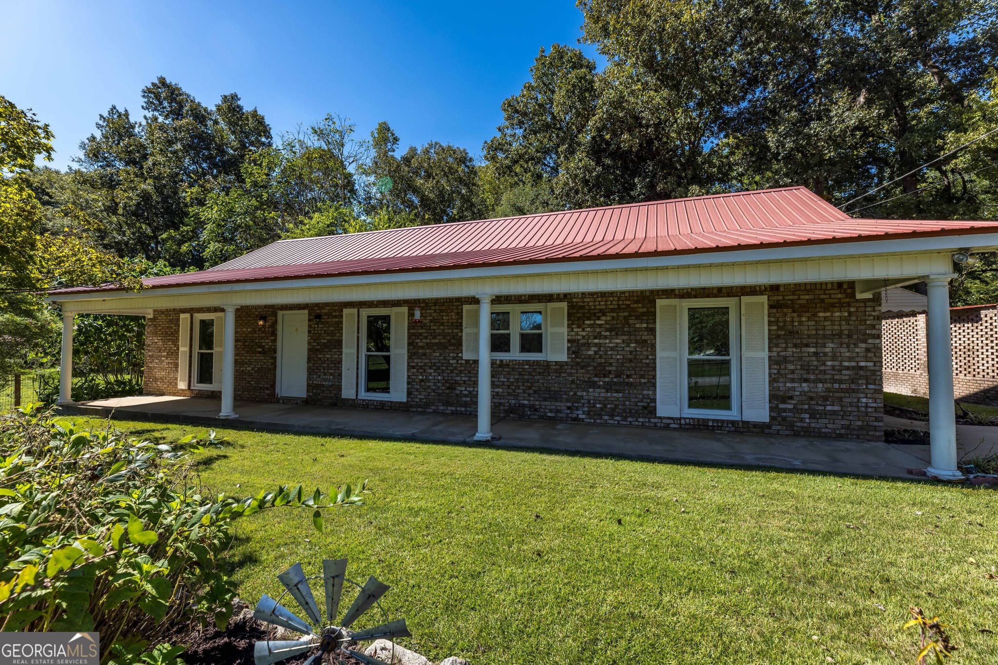 3 bedroom, 2 bathroom, 1,674 sq ft single family residence for sale at 10 GABRIEL Road, Fort Mitchell, AL 36856 — photo 2