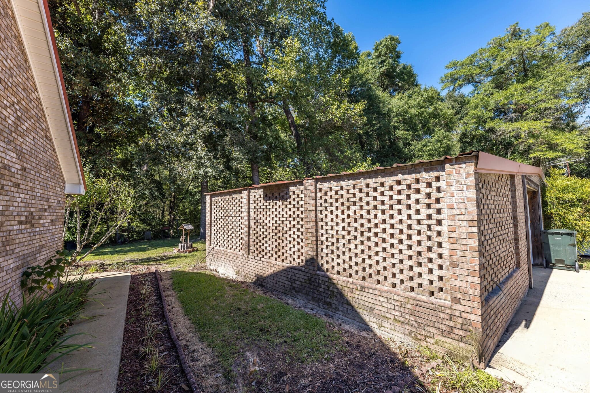 3 bedroom, 2 bathroom, 1,674 sq ft single family residence for sale at 10 GABRIEL Road, Fort Mitchell, AL 36856 — photo 5
