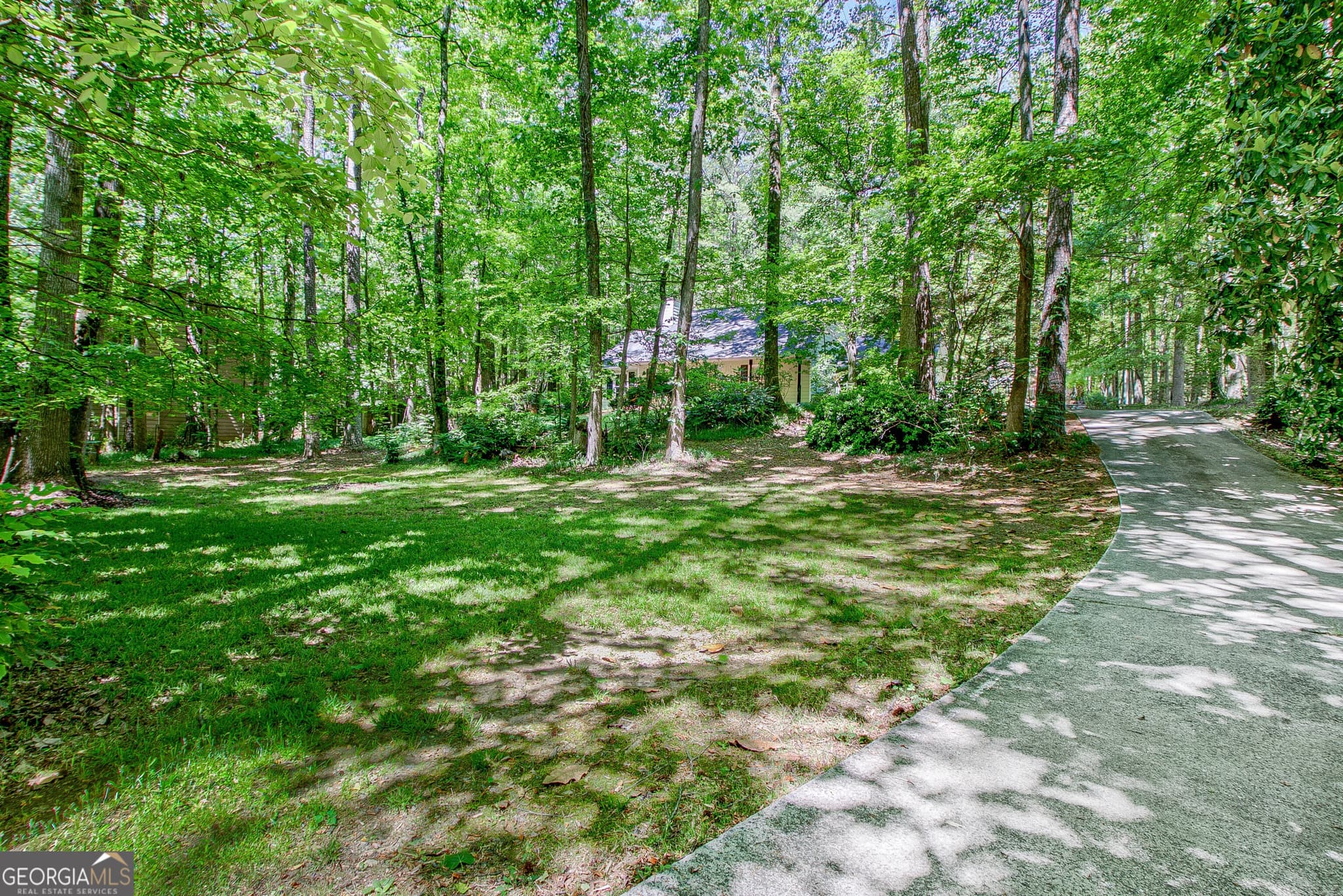 3 bedroom, 2 bathroom, 1,512 sq ft single family residence for sale at 175 Ashley Creek Drive, Newnan, GA 30263 — photo 5
