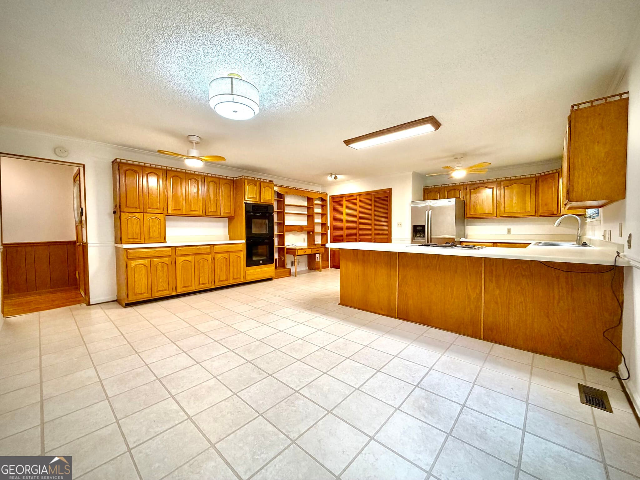3 bedroom, 2 bathroom, 2,262 sq ft single family residence for sale at 111 Roberson Street, Dublin, GA 31021 — photo 3
