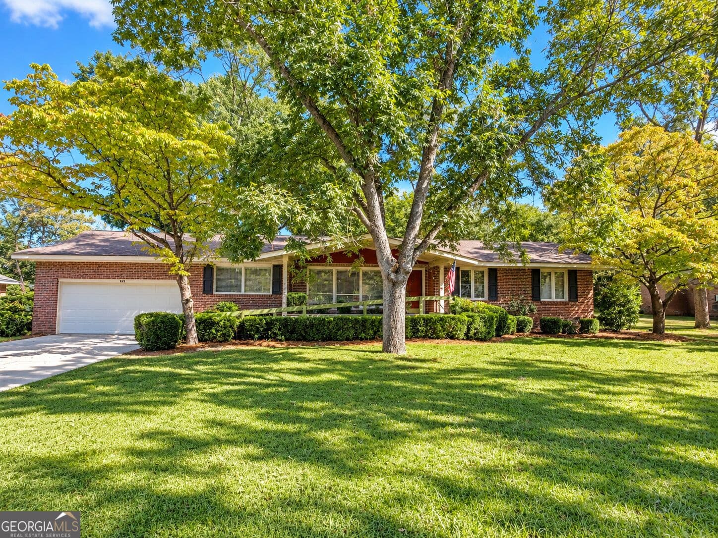 3 bedroom, 2 bathroom, 2,262 sq ft single family residence for sale at 111 Roberson Street, Dublin, GA 31021 — photo 1 of 41