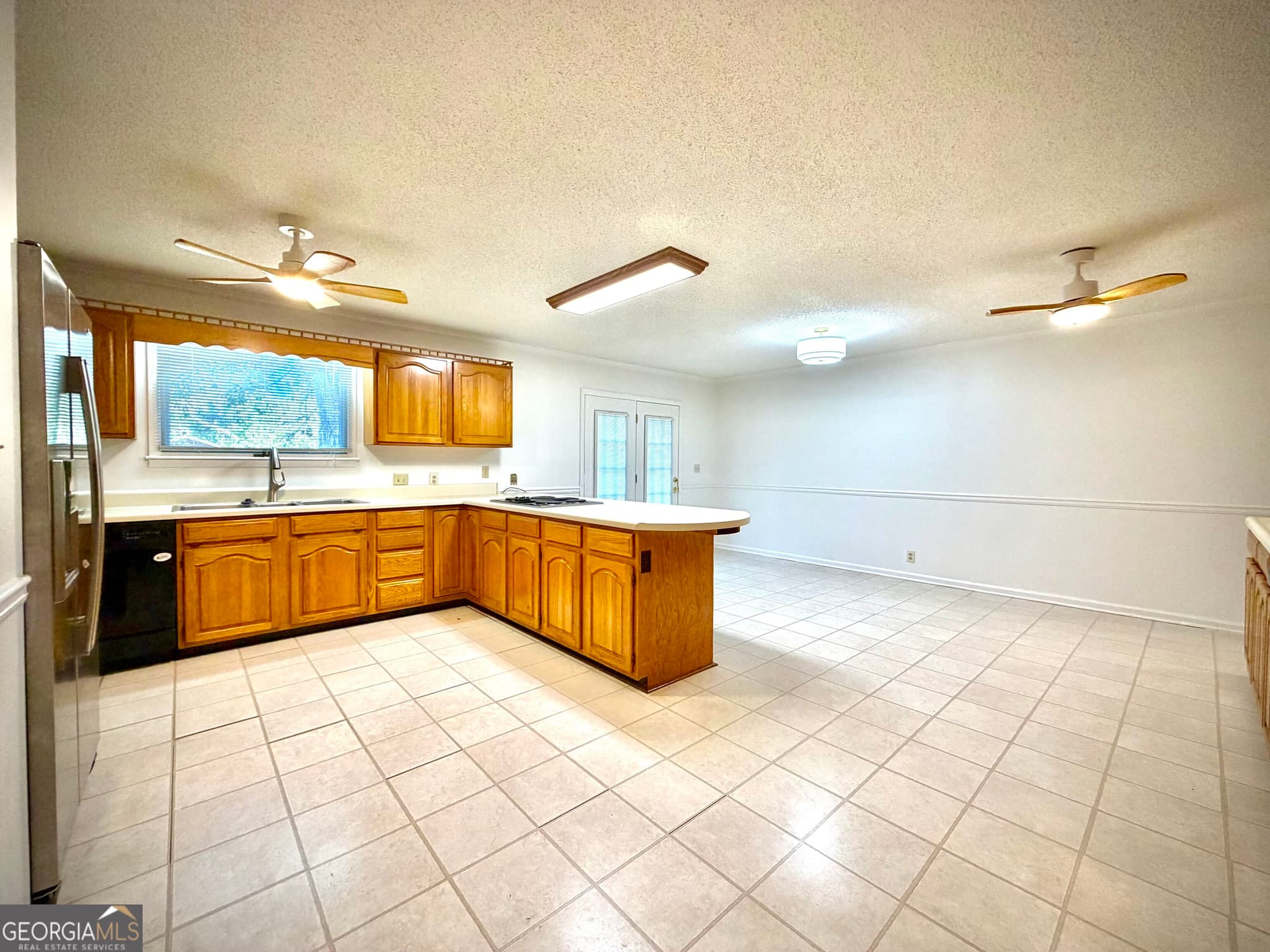 3 bedroom, 2 bathroom, 2,262 sq ft single family residence for sale at 111 Roberson Street, Dublin, GA 31021 — photo 5
