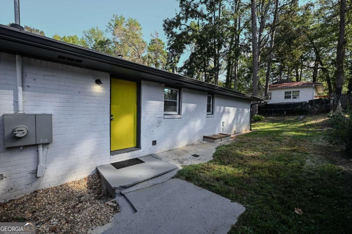 5 bedroom, 2 bathroom, 2,000 sq ft single family residence for rent at 1336 Willow Trail, Atlanta, GA 30311 for $2,300 a month — photo 3