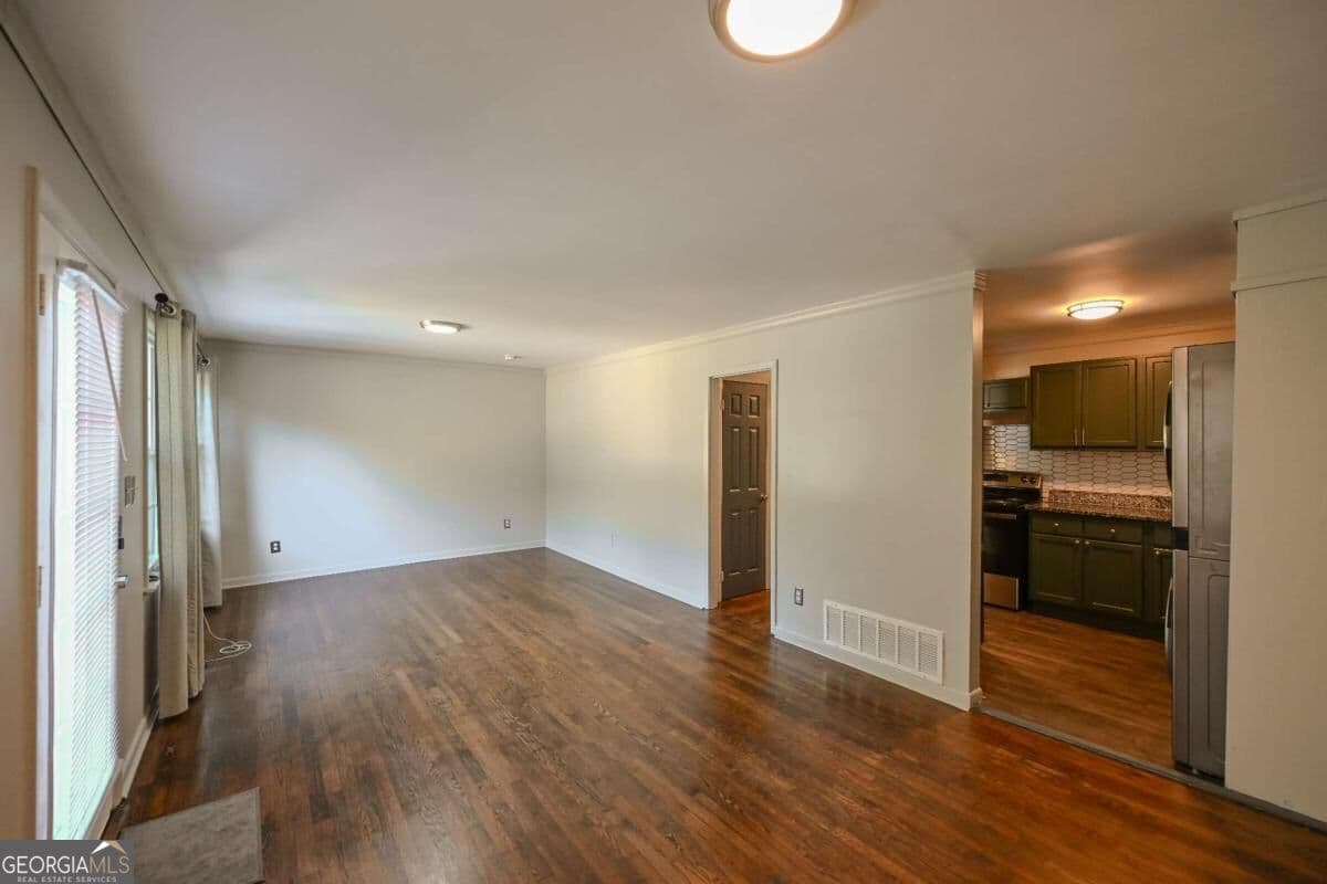 5 bedroom, 2 bathroom, 2,000 sq ft single family residence for rent at 1336 Willow Trail, Atlanta, GA 30311 for $2,300 a month — photo 10