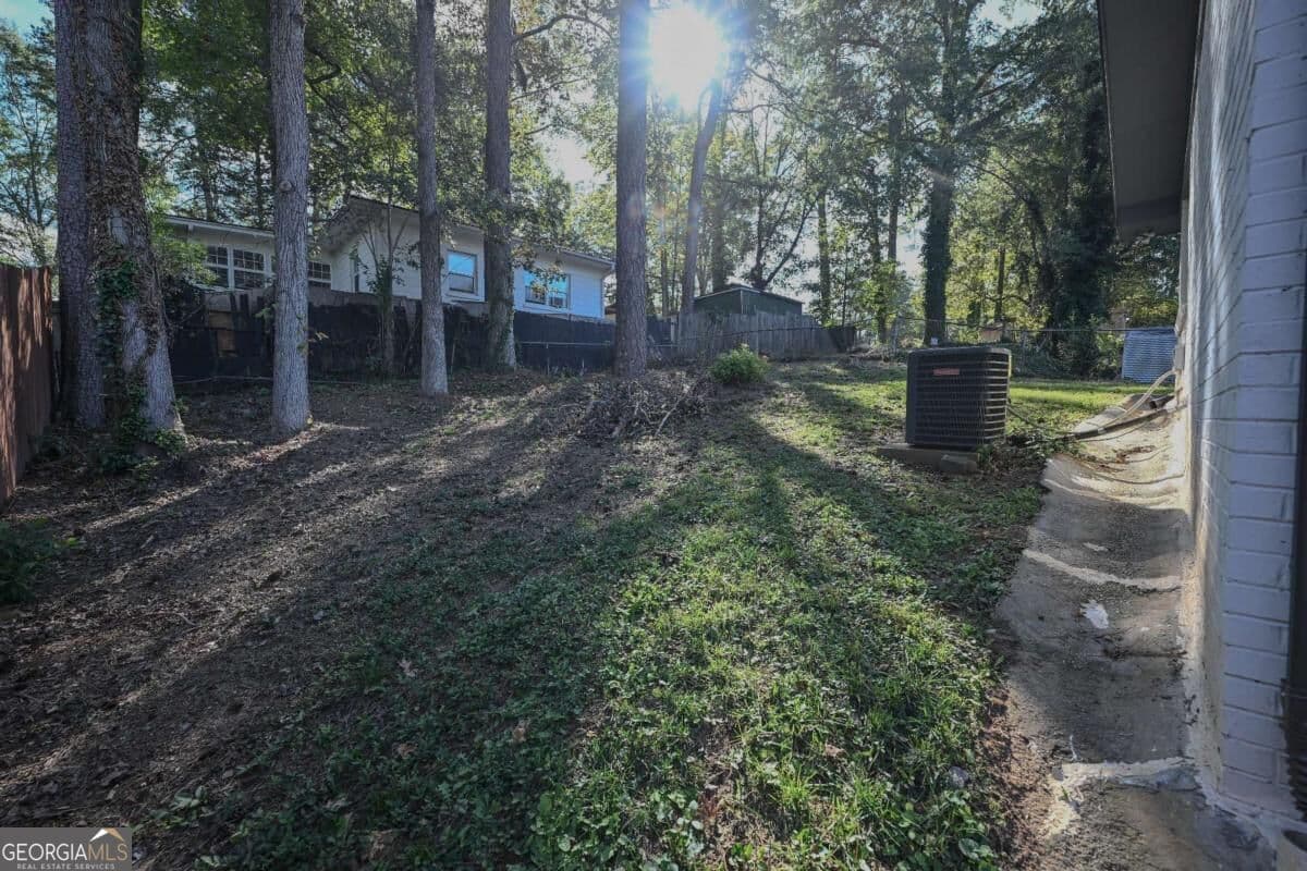 5 bedroom, 2 bathroom, 2,000 sq ft single family residence for rent at 1336 Willow Trail, Atlanta, GA 30311 for $2,300 a month — photo 8