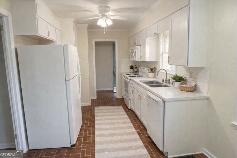 3 bedroom, 2 bathroom, 1,900 sq ft single family residence under contract at 102 Starmount Drive, Valdosta, GA 31602 — photo 7