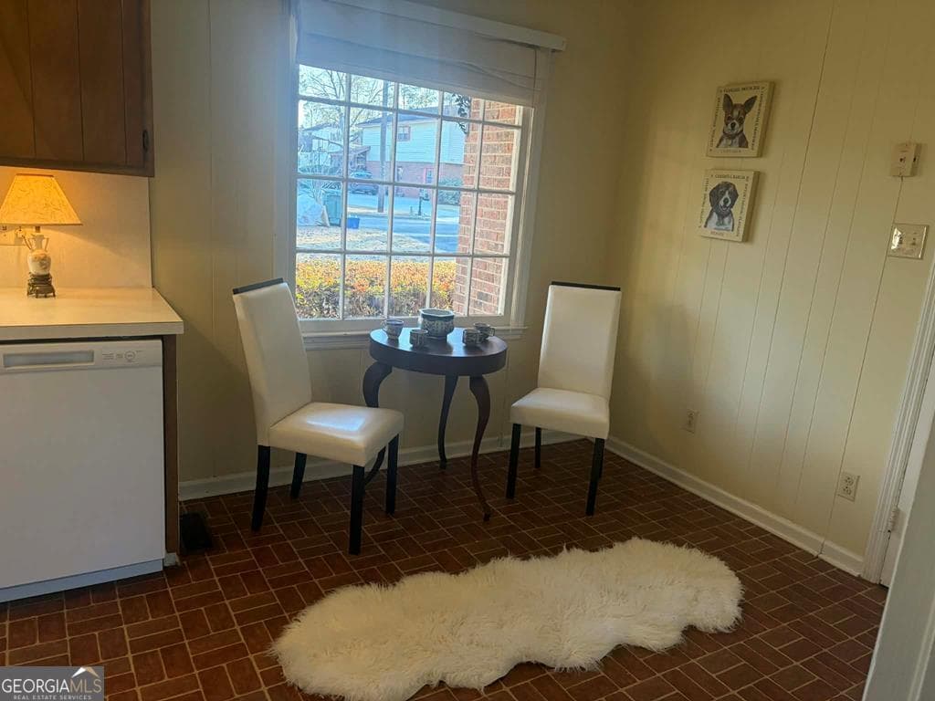 3 bedroom, 2 bathroom, 1,900 sq ft single family residence under contract at 102 Starmount Drive, Valdosta, GA 31602 — photo 8