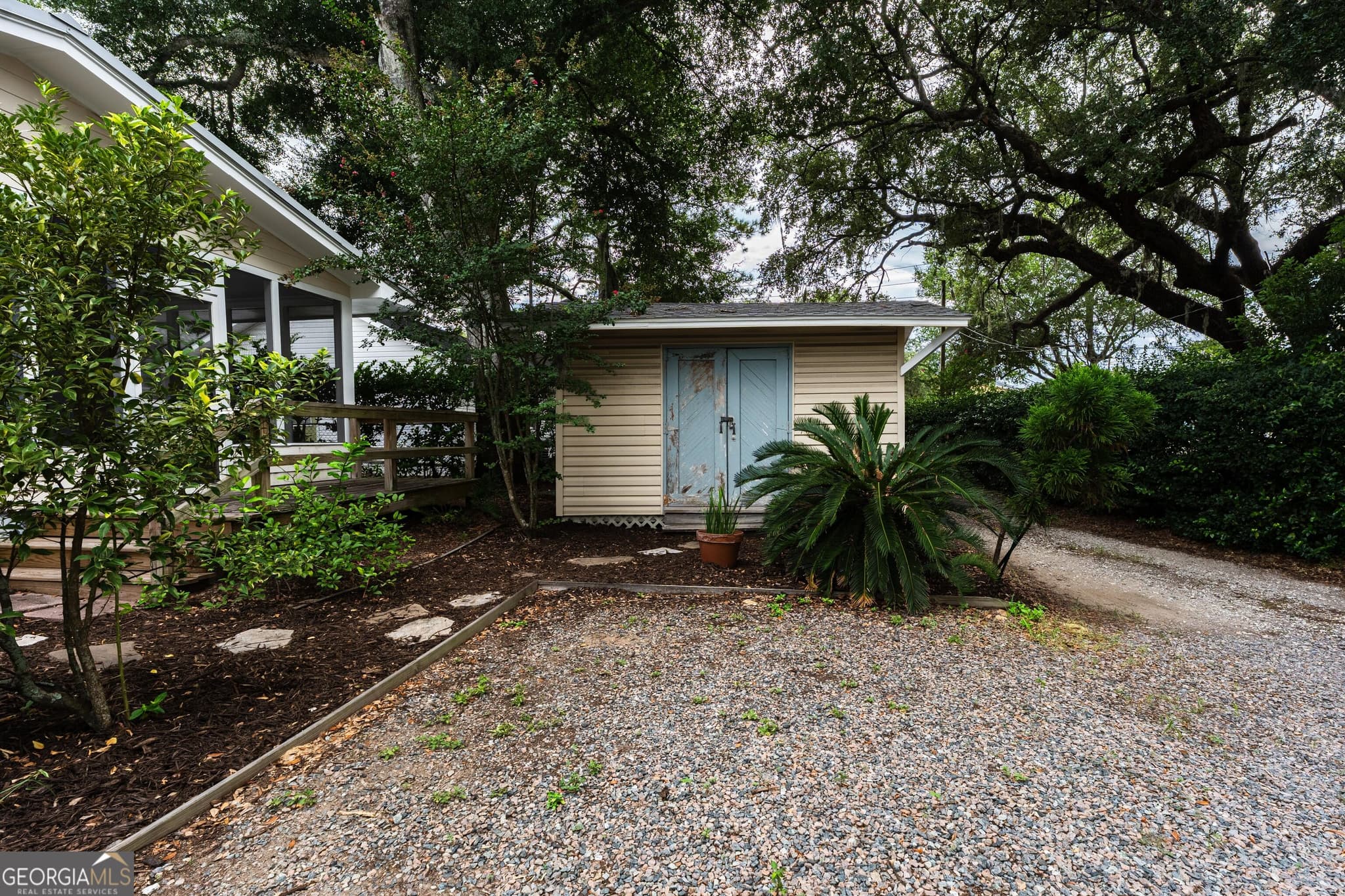 3 bedroom, 2 bathroom, 1,426 sq ft single family residence for sale at 11932 Old Demere Road, St. Simons, GA 31522 — photo 2