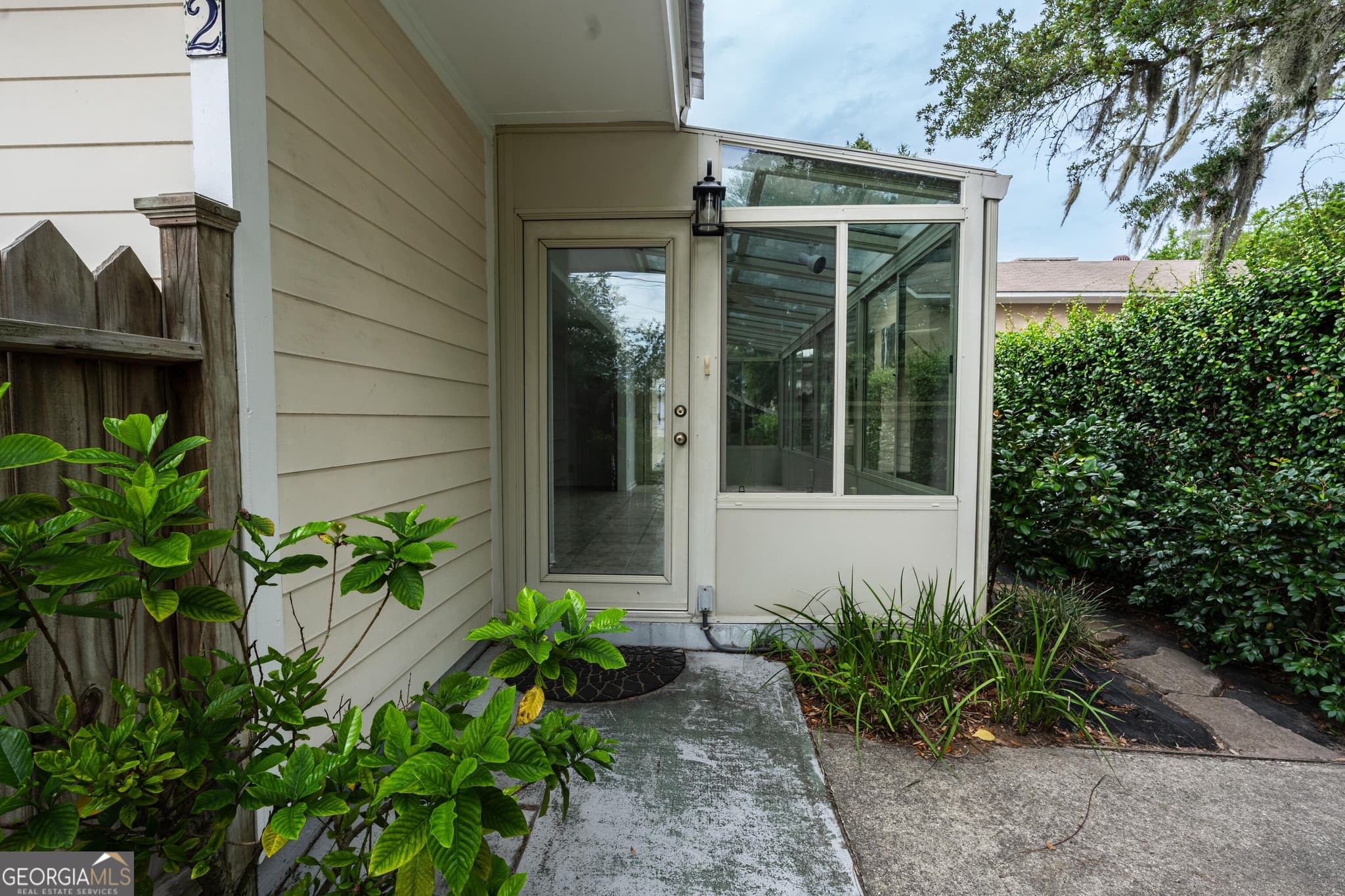 3 bedroom, 2 bathroom, 1,426 sq ft single family residence for sale at 11932 Old Demere Road, St. Simons, GA 31522 — photo 3