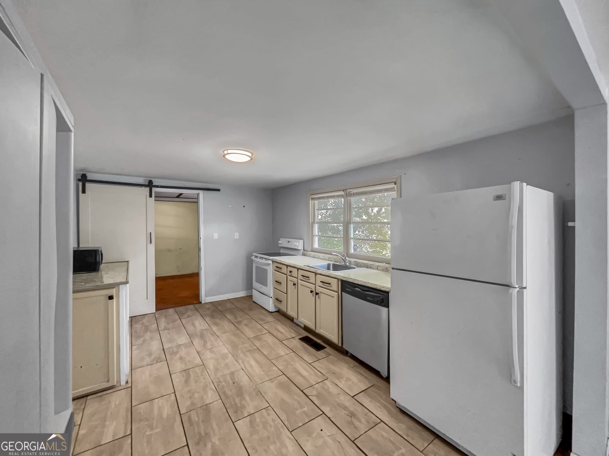 3 bedroom, 1 bathroom, 968 sq ft single family residence for sale at 1748 E Broad Street, Athens, GA 30601 — photo 10