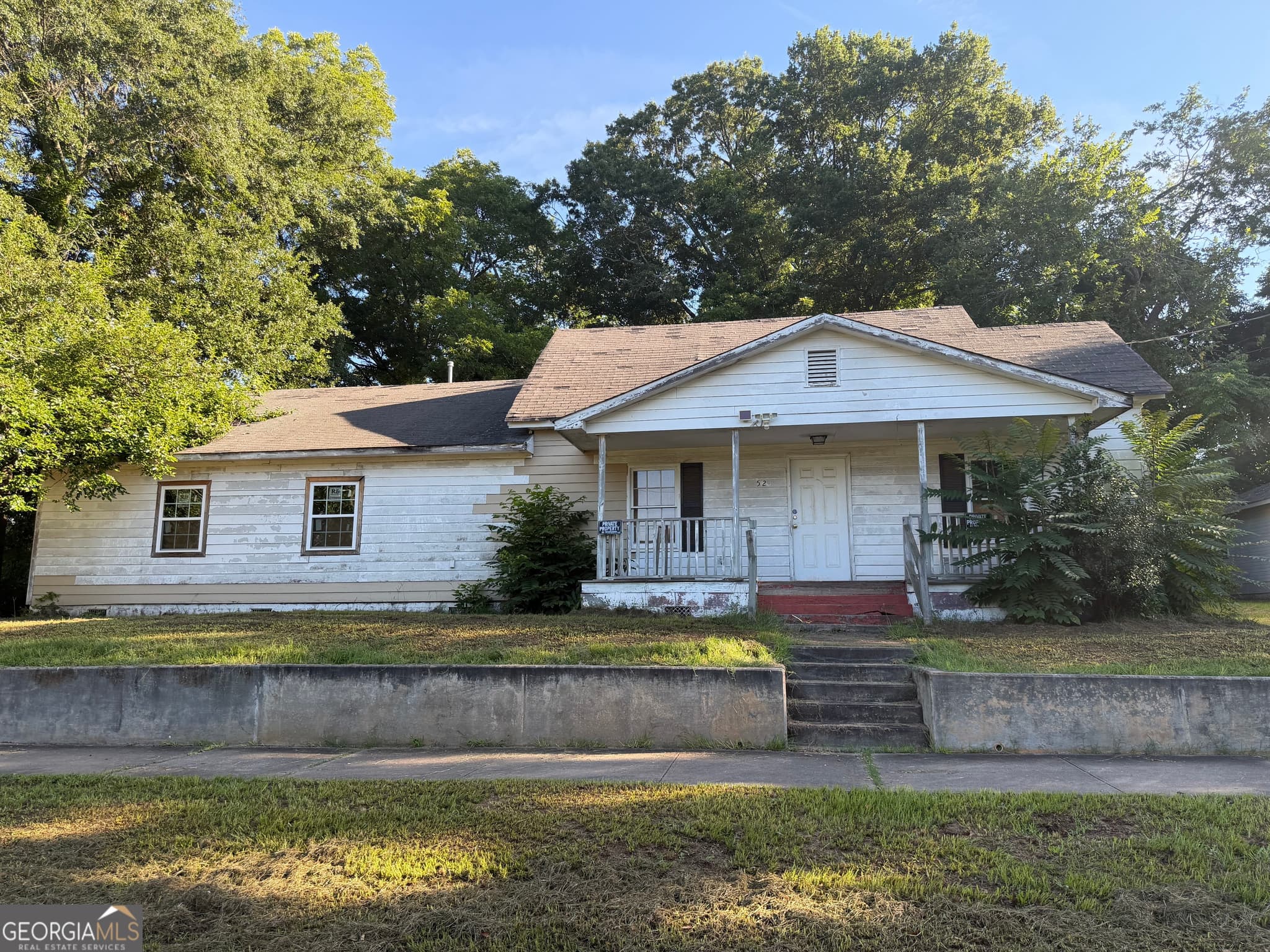 4 bedroom, 2.5 bathroom, 1,953 sq ft single family residence for sale at 523 E Solomon Street, Griffin, GA 30223
