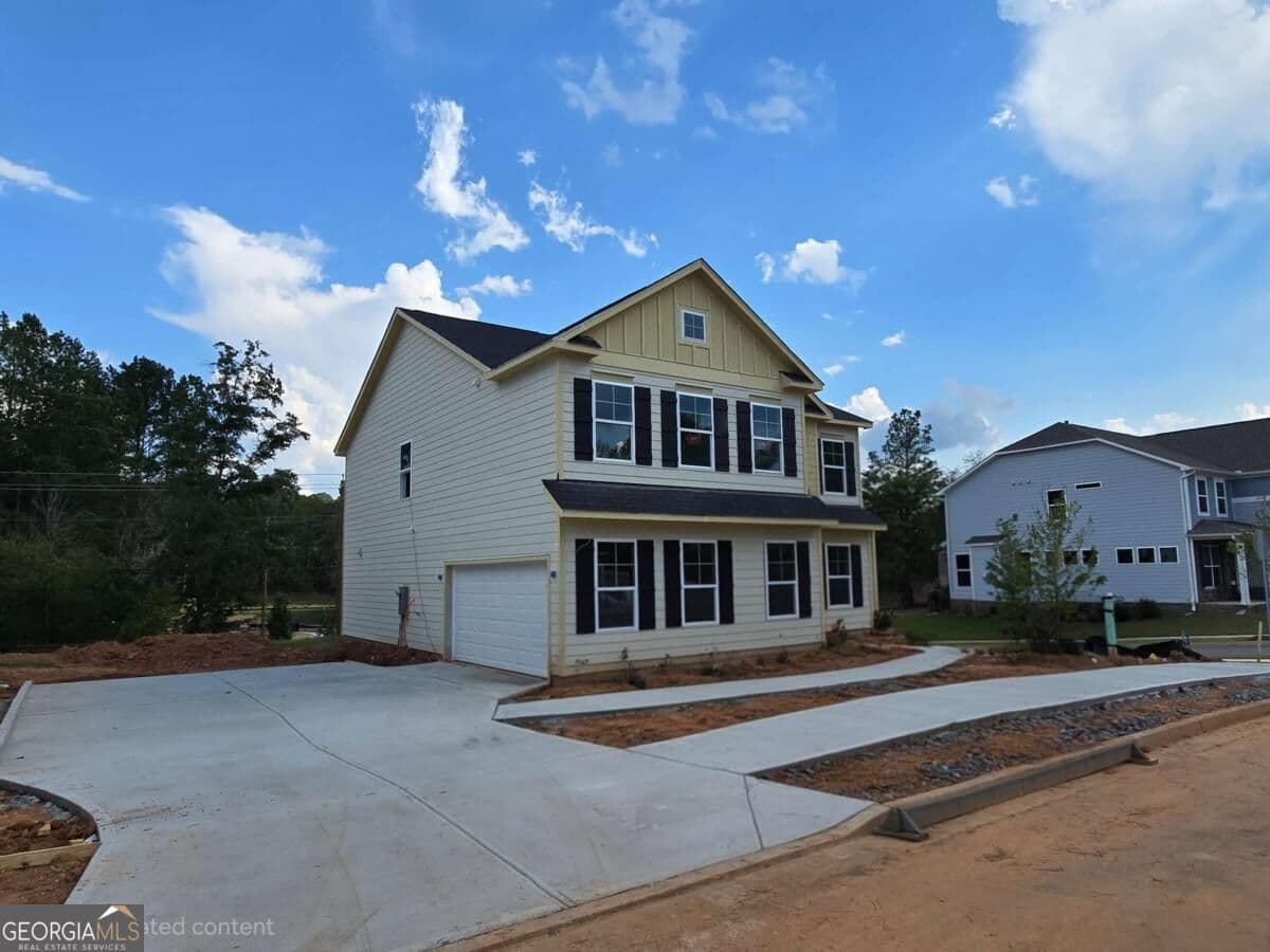 4 bedroom, 2.5 bathroom, 2,600 sq ft single family residence for sale at 385 Conifer Lane, Ball Ground, GA 30107 — photo 2