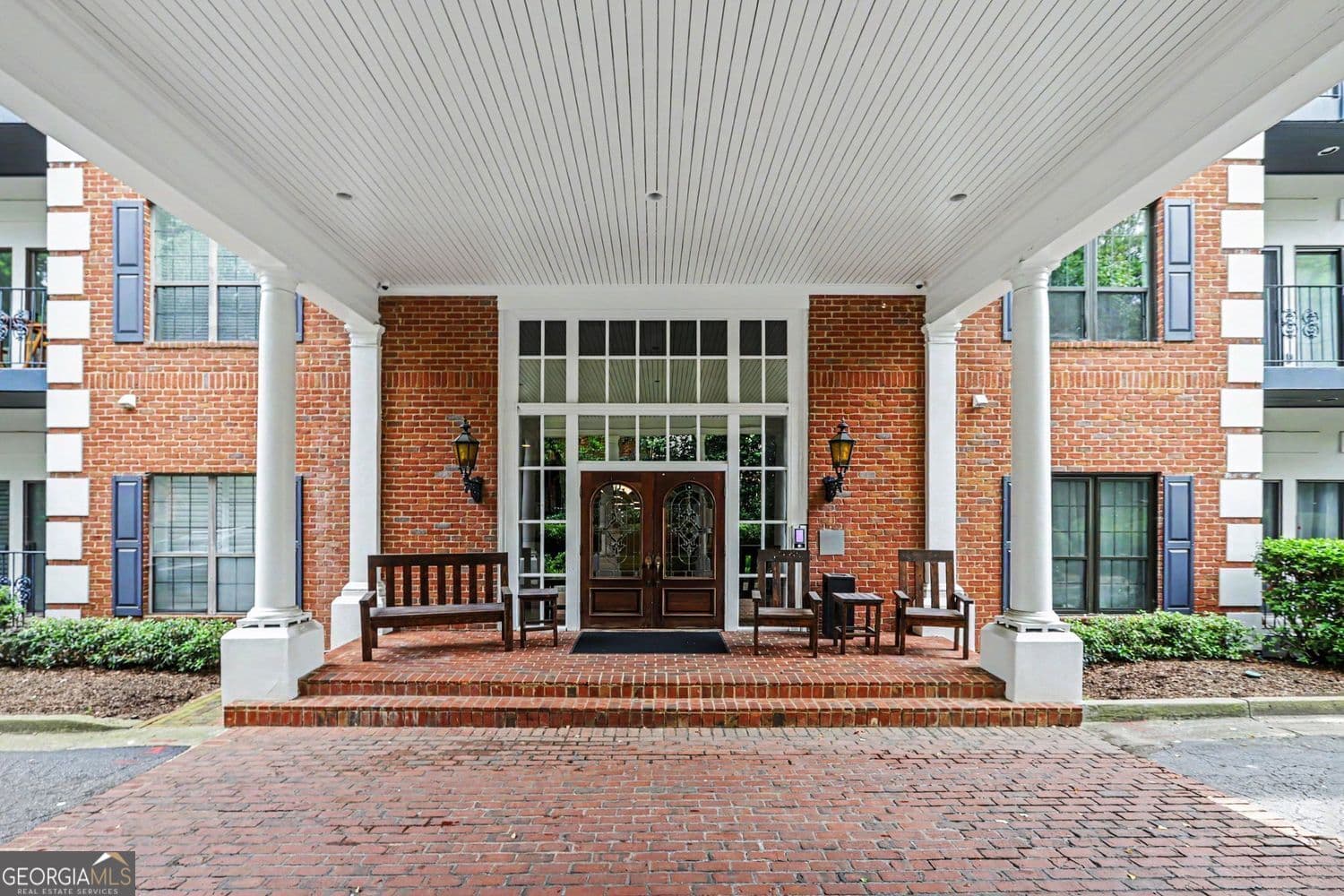2 bedroom, 2 bathroom, 1,270 sq ft condominium sold at 2921 Lenox Road #306, Atlanta, GA 30324