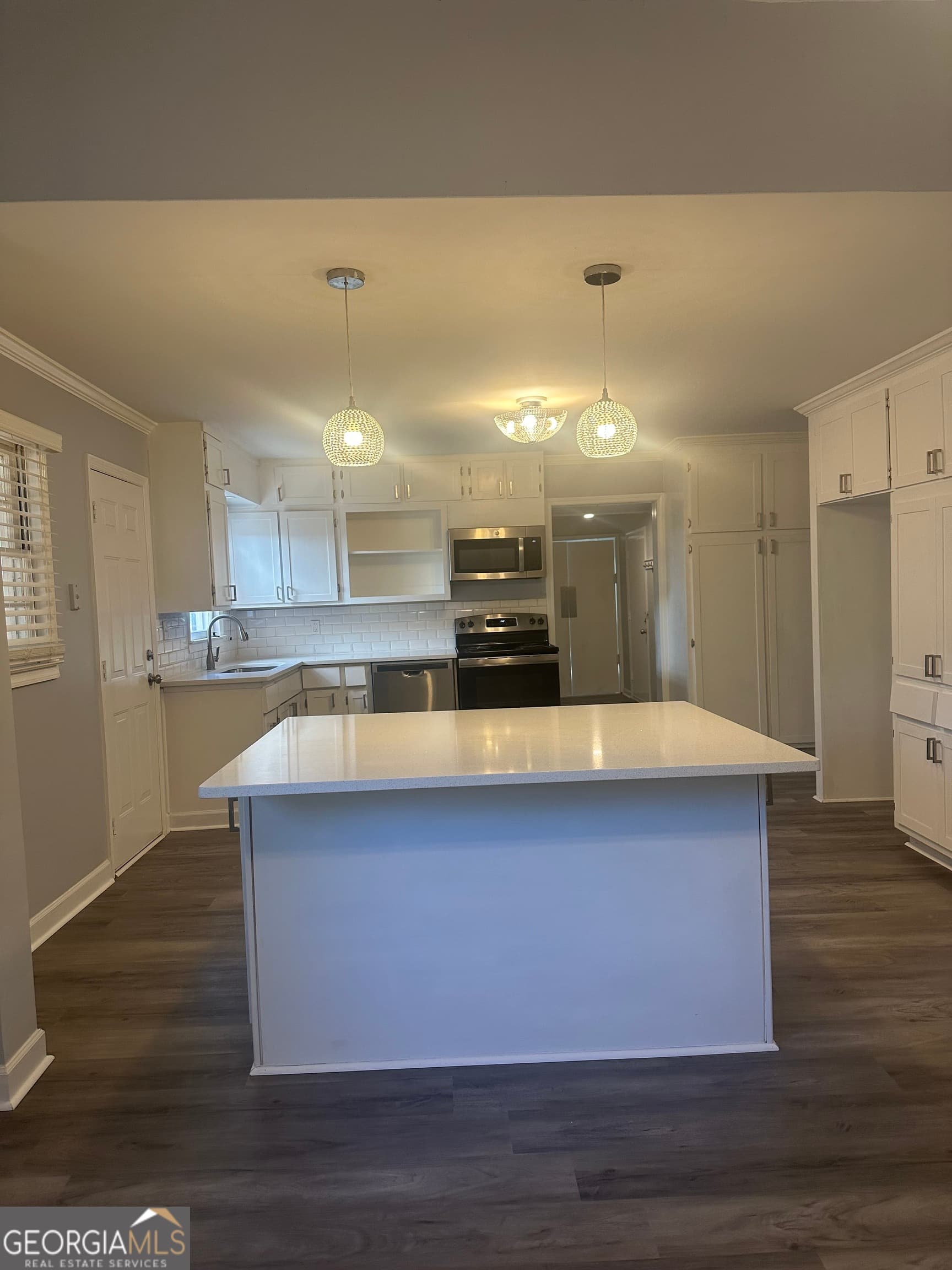 3 bedroom, 2 bathroom, 2,634 sq ft single family residence for sale at 11080 White House Parkway, Woodbury, GA 30293 — photo 4