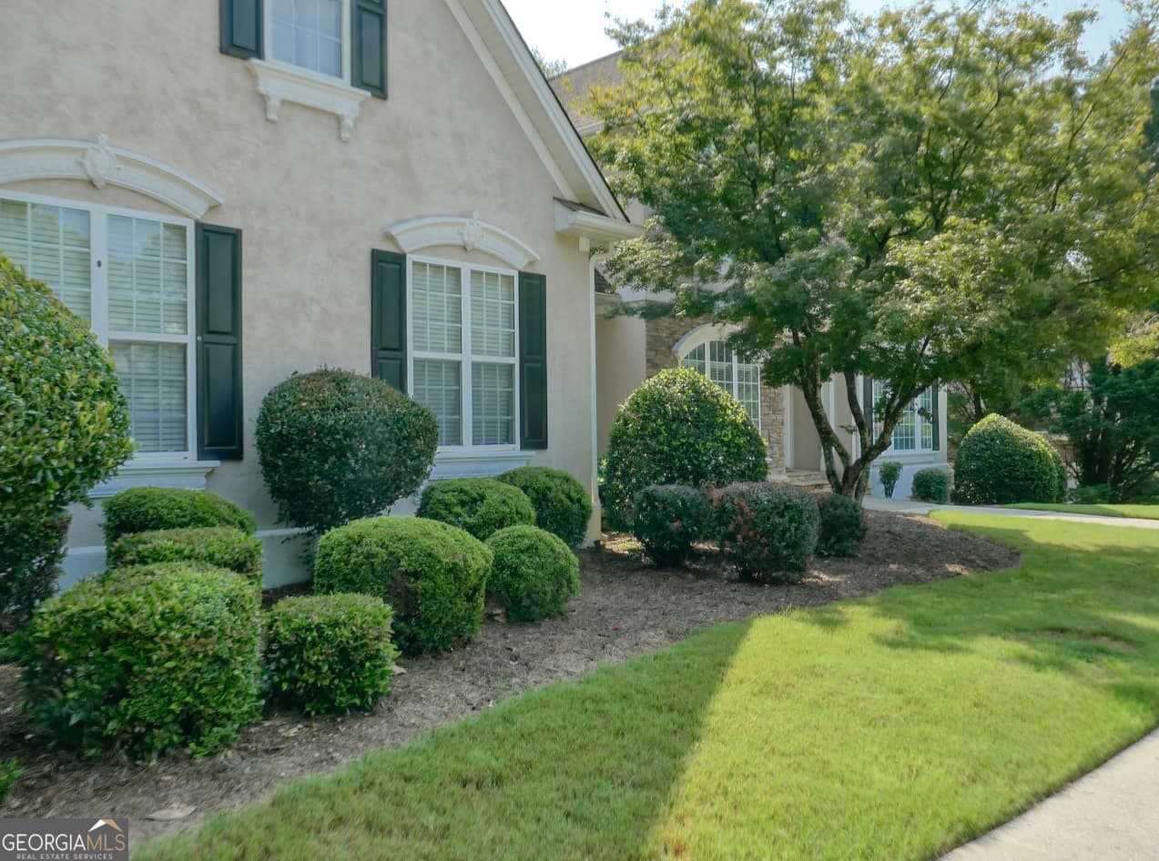 5 bedroom, 4.5 bathroom, 5,669 sq ft single family residence for sale at 124 Somerset Hills, Mcdonough, GA 30253 — photo 2