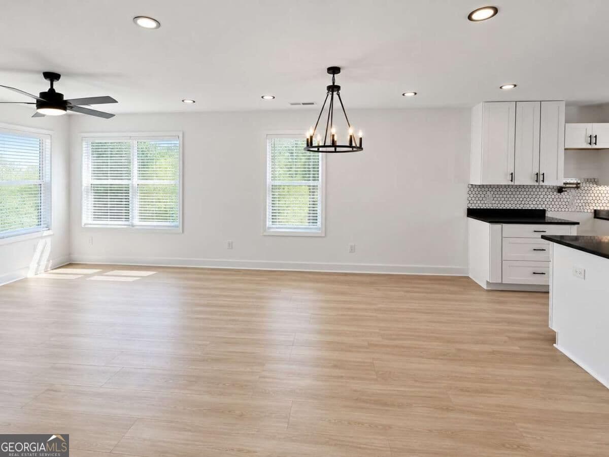 4 bedroom, 3 bathroom, 1,690 sq ft single family residence for sale at 166 Burbank Drive, Atlanta, GA 30314 — photo 6