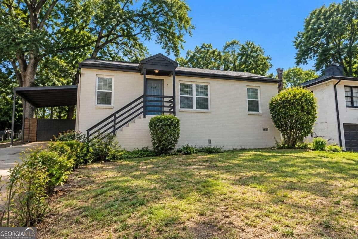 4 bedroom, 3 bathroom, 1,690 sq ft single family residence for sale at 166 Burbank Drive, Atlanta, GA 30314 — photo 3