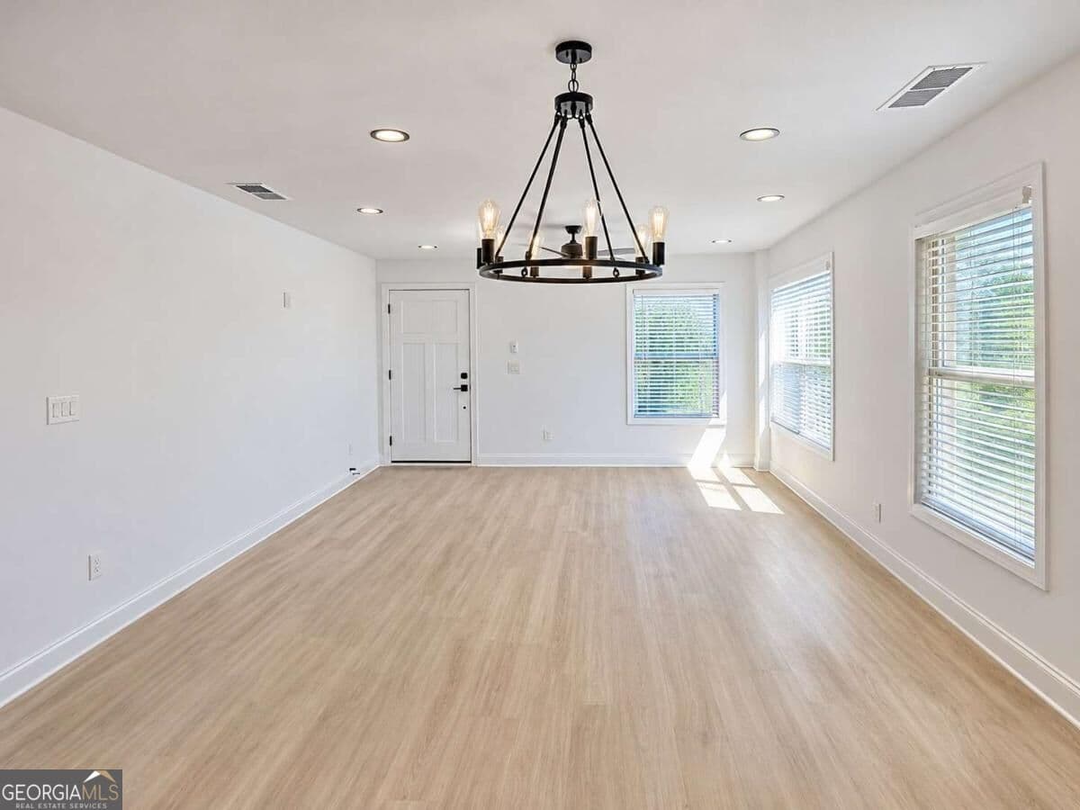 4 bedroom, 3 bathroom, 1,690 sq ft single family residence for sale at 166 Burbank Drive, Atlanta, GA 30314 — photo 9