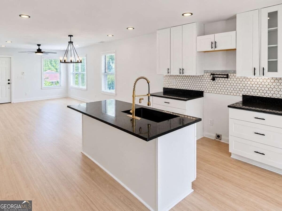 4 bedroom, 3 bathroom, 1,690 sq ft single family residence for sale at 166 Burbank Drive, Atlanta, GA 30314 — photo 10
