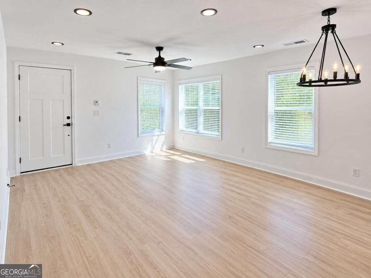 4 bedroom, 3 bathroom, 1,690 sq ft single family residence for sale at 166 Burbank Drive, Atlanta, GA 30314 — photo 8