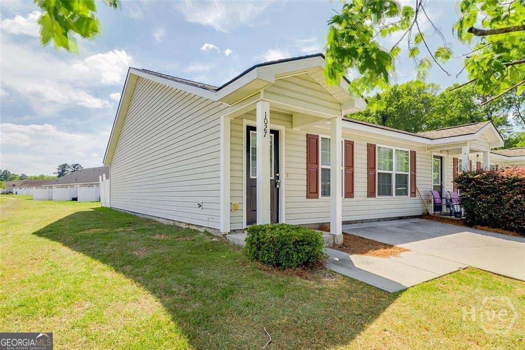 3 bedroom, 2 bathroom, 1,125 sq ft single family residence for sale at 1027 Wadley Circle, Rincon, GA 31326 — photo 3