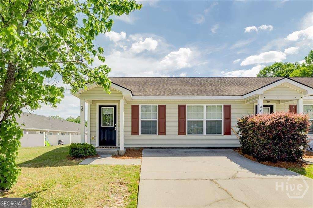 3 bedroom, 2 bathroom, 1,125 sq ft single family residence for sale at 1027 Wadley Circle, Rincon, GA 31326