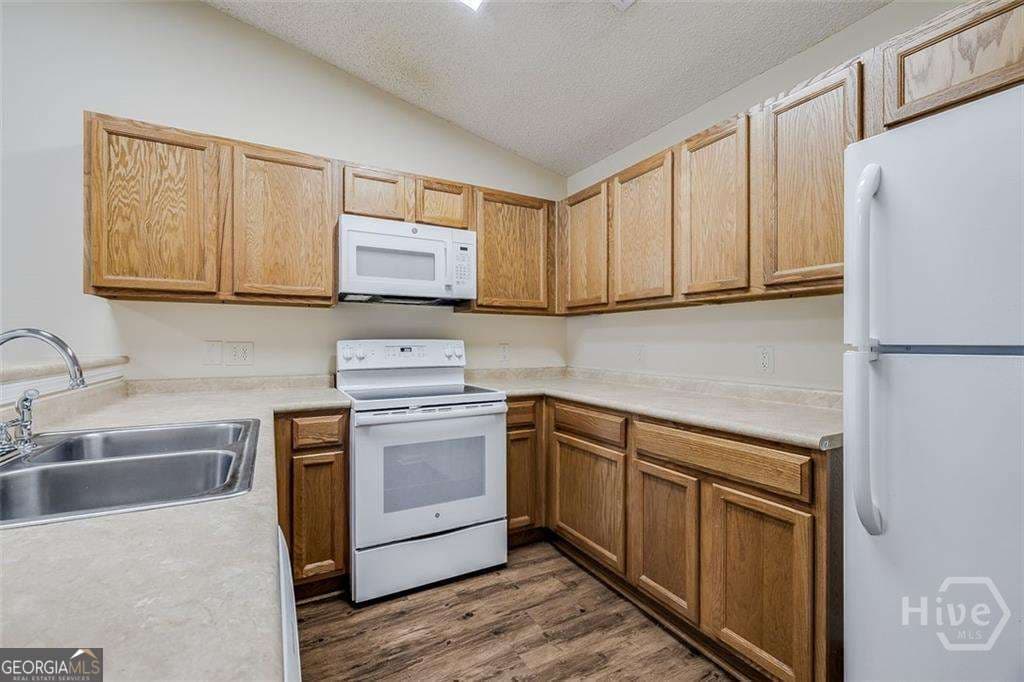 3 bedroom, 2 bathroom, 1,125 sq ft single family residence for sale at 1027 Wadley Circle, Rincon, GA 31326 — photo 9