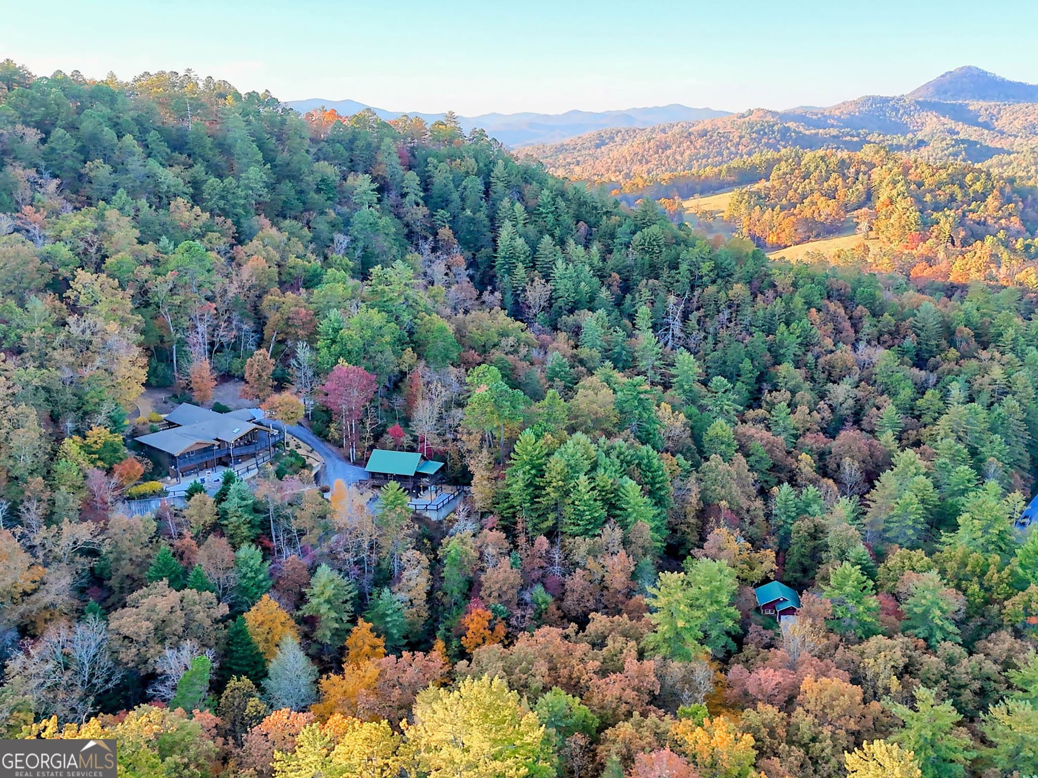 7 bedroom, 5 bathroom, 4,270 sq ft single family residence under contract at 9406 Bridge Creek Road, Tiger, GA 30576 — photo 4