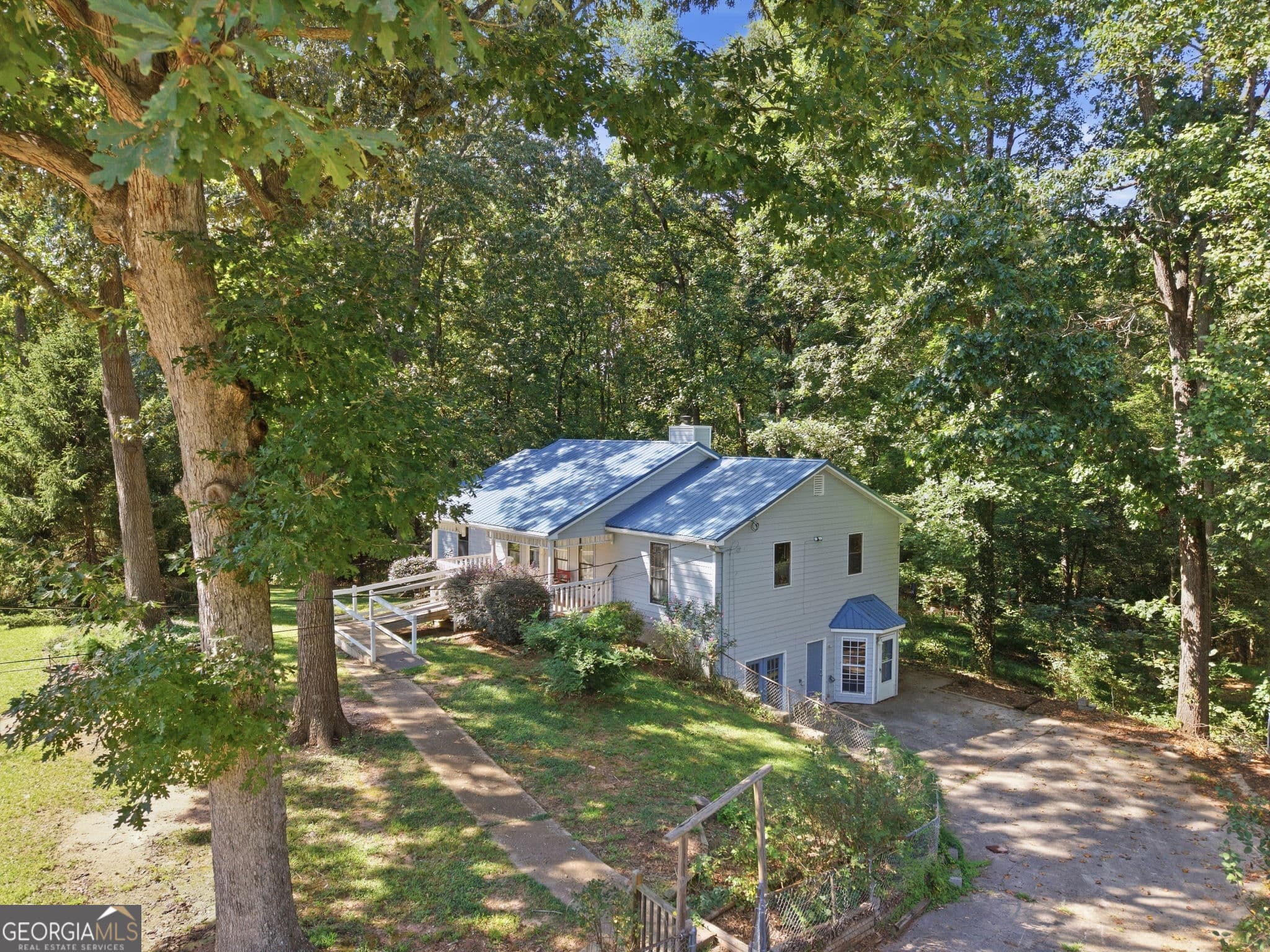 5 bedroom, 3 bathroom, 3,032 sq ft single family residence for sale at 1819 Winndale Road, Dallas, GA 30157 — photo 2