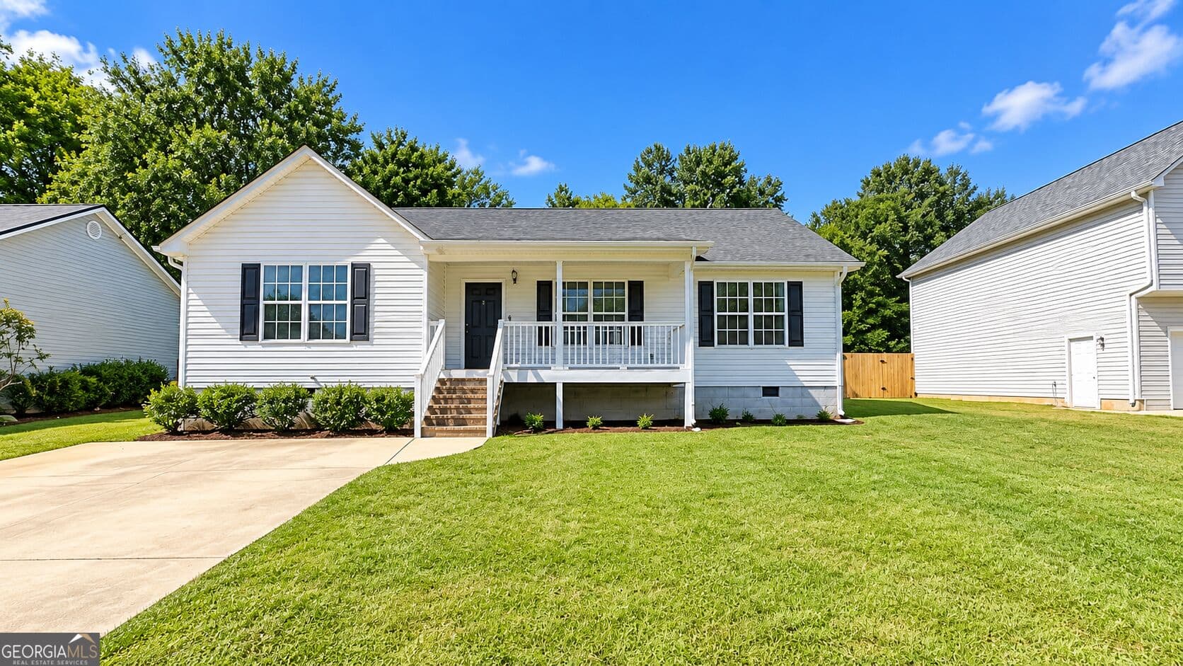 3 bedroom, 2 bathroom, 1,536 sq ft single family residence for sale at 8 Magnolia Street, Aragon, GA 30104 — photo 2