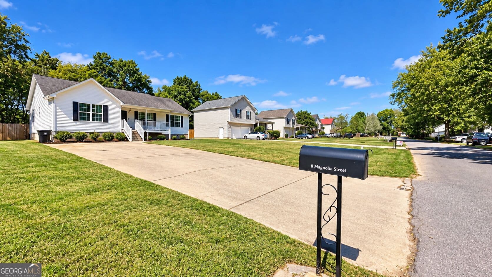 3 bedroom, 2 bathroom, 1,536 sq ft single family residence for sale at 8 Magnolia Street, Aragon, GA 30104 — photo 3