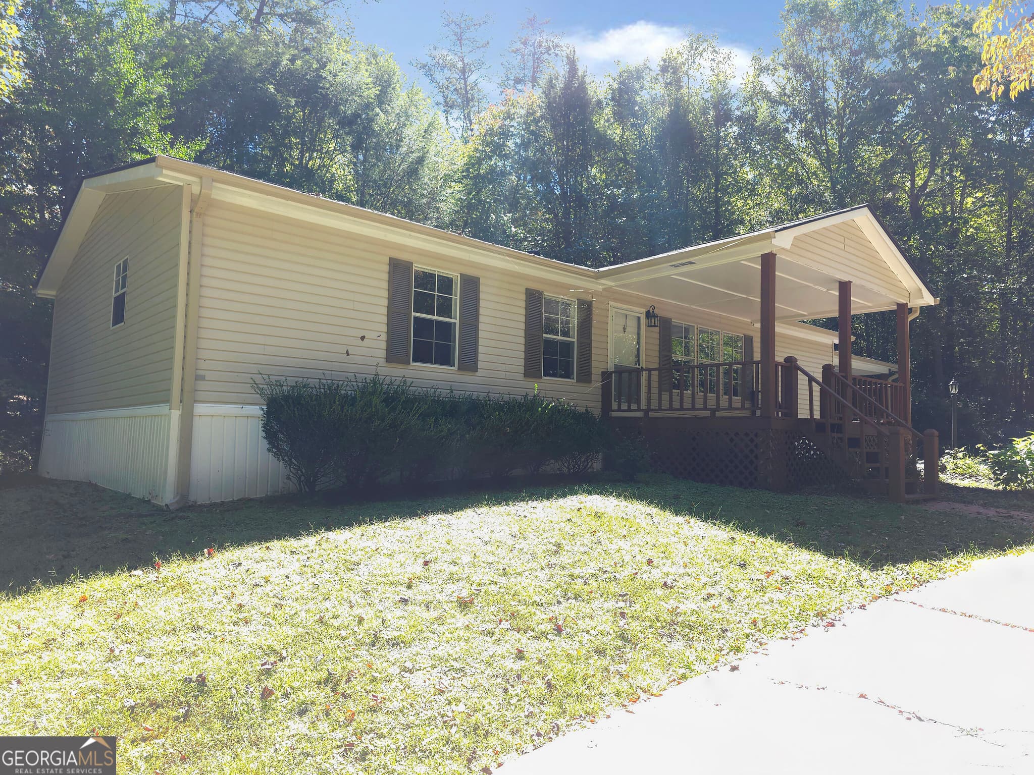 3 bedroom, 2 bathroom, 1,400 sq ft manufactured home,single family residence for sale at 481 Ash Loop Road, Blue Ridge, GA 30513 — photo 3