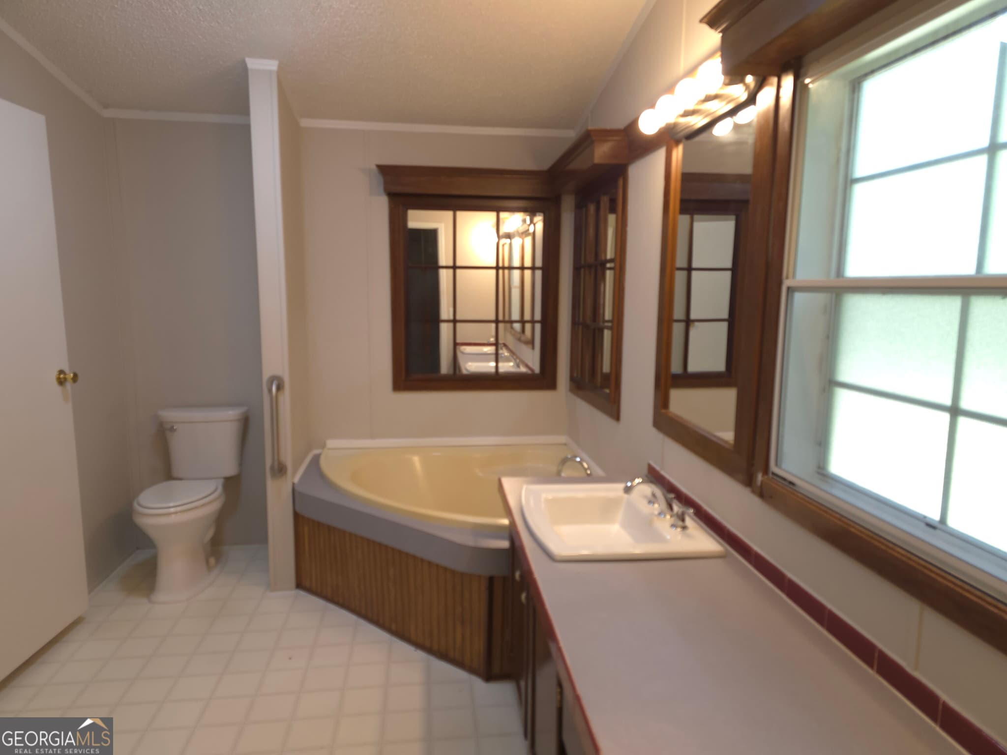 3 bedroom, 2 bathroom, 1,400 sq ft manufactured home,single family residence for sale at 481 Ash Loop Road, Blue Ridge, GA 30513 — photo 10