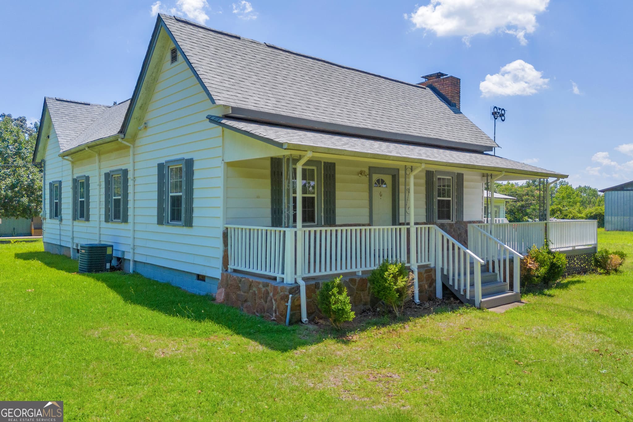 3 bedroom, 1 bathroom, 1,654 sq ft single family residence for sale at 303 Oak Way Drive, Eastanollee, GA 30538 — photo 7