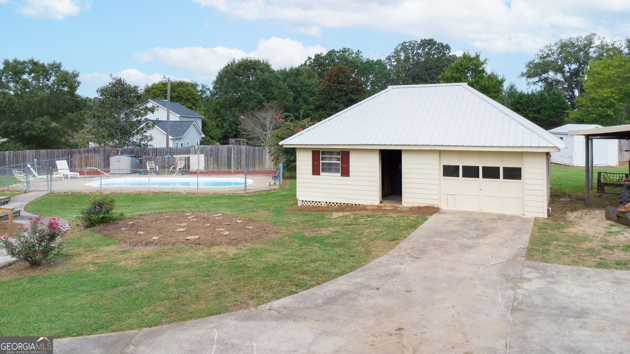 4 bedroom, 3.5 bathroom single family residence for sale at 7525 Blacks Mill Road, Dawsonville, GA 30534 — photo 4
