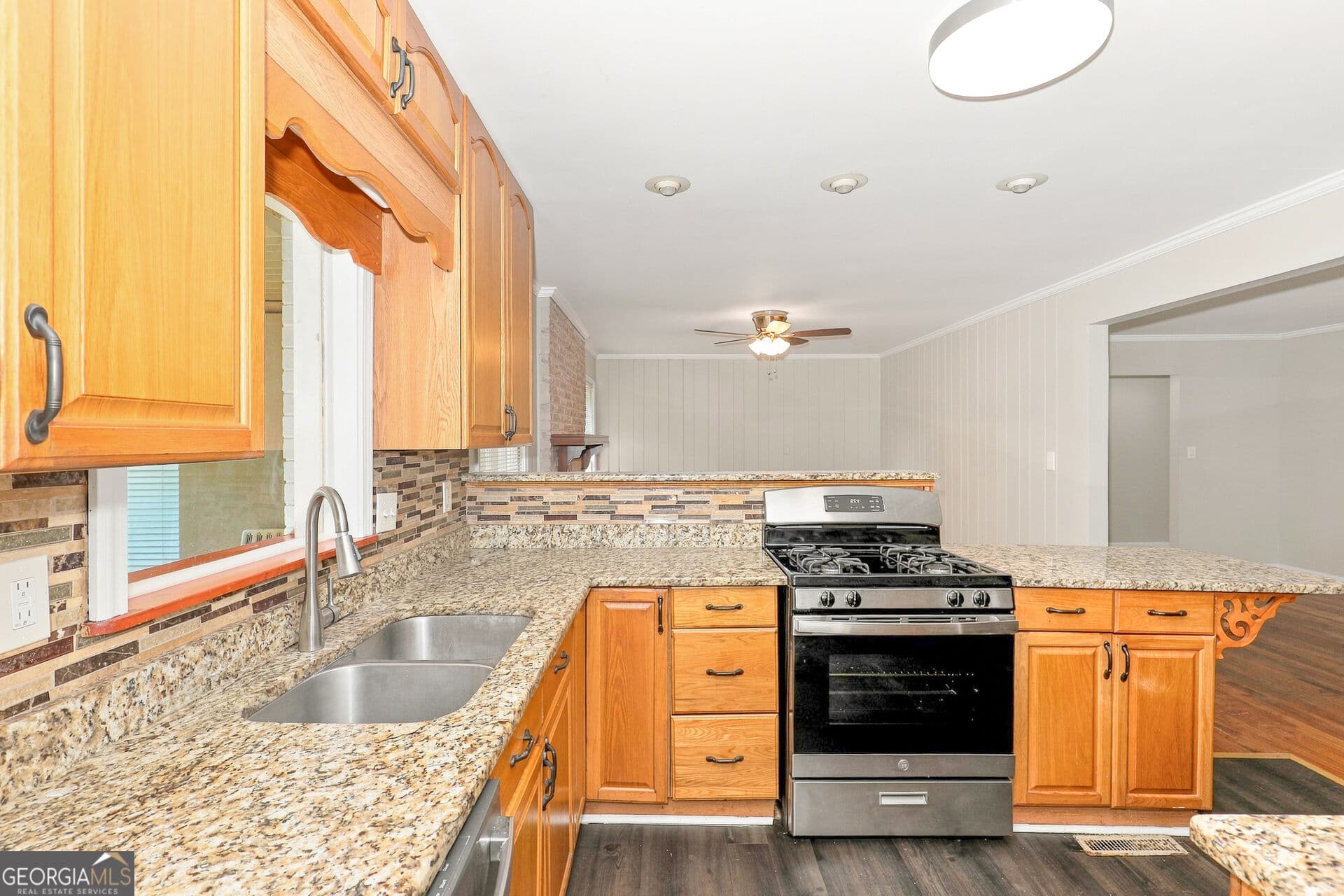 4 bedroom, 3 bathroom, 2,312 sq ft single family residence for sale at 85 North Drive, Hampton, GA 30228 — photo 5