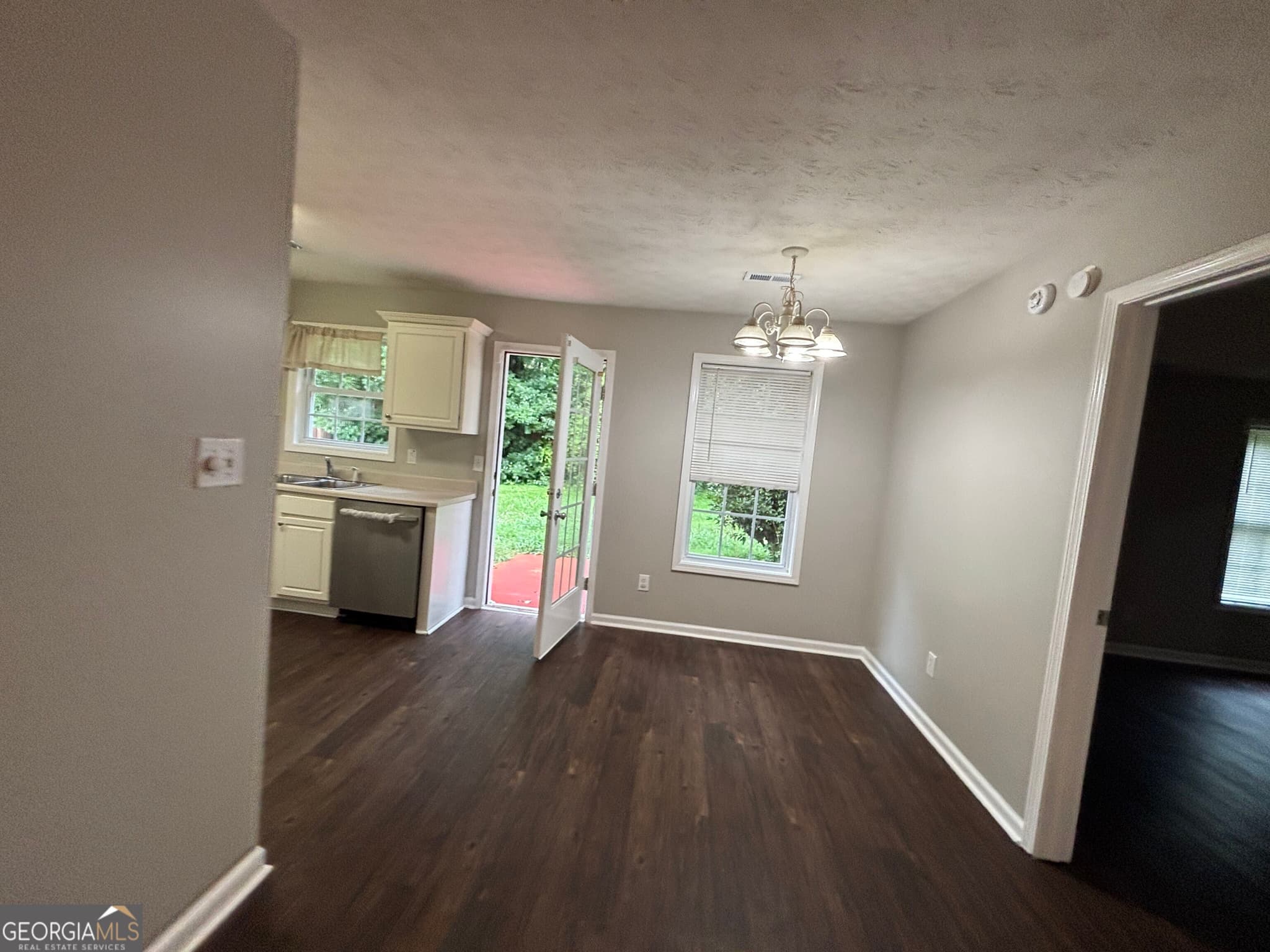 3 bedroom, 2 bathroom, 1,303 sq ft single family residence for rent at 43 Canterbury Drive, Grantville, GA 30220 for $1,695 a month — photo 6