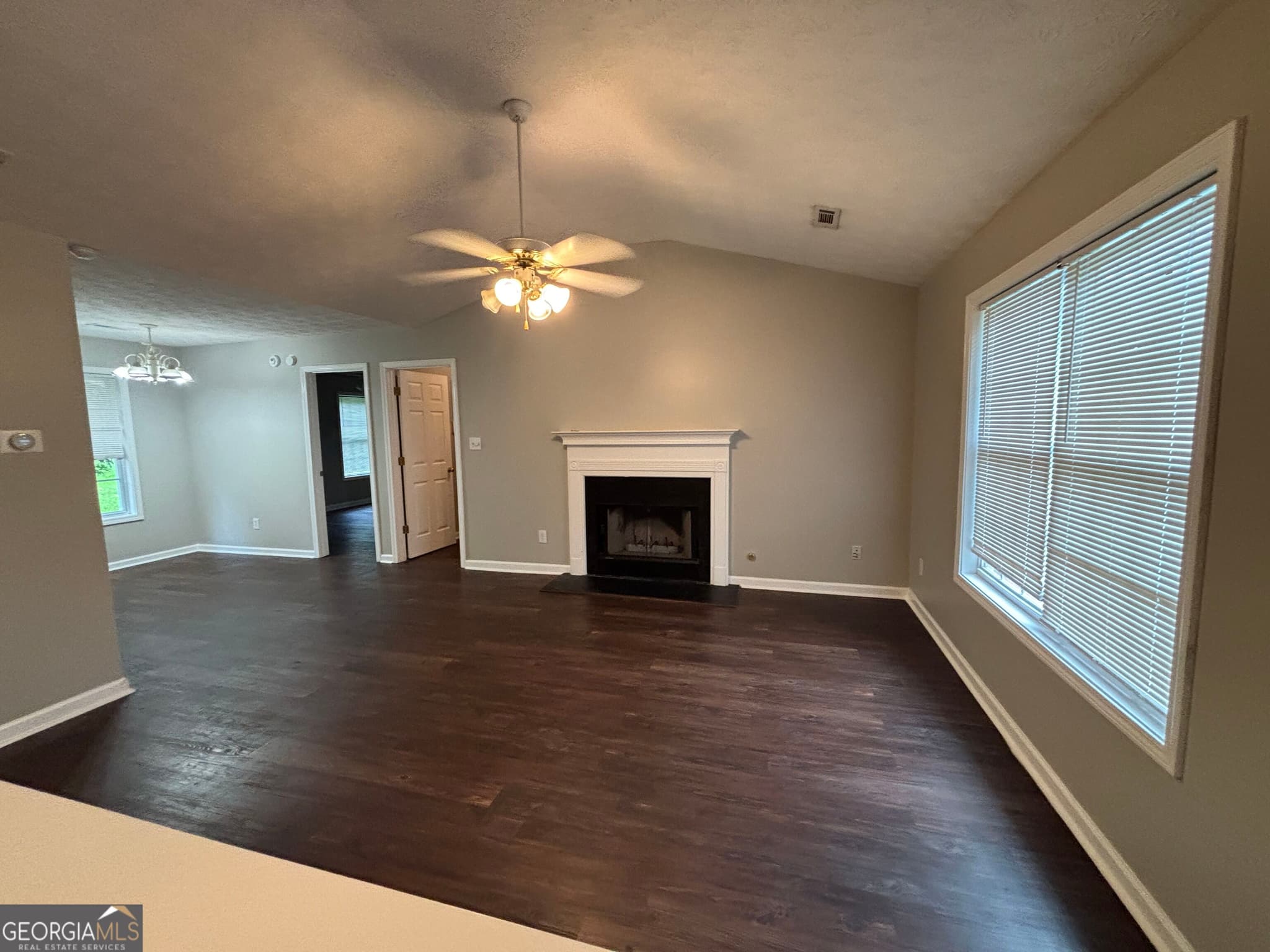 3 bedroom, 2 bathroom, 1,303 sq ft single family residence for rent at 43 Canterbury Drive, Grantville, GA 30220 for $1,695 a month — photo 3