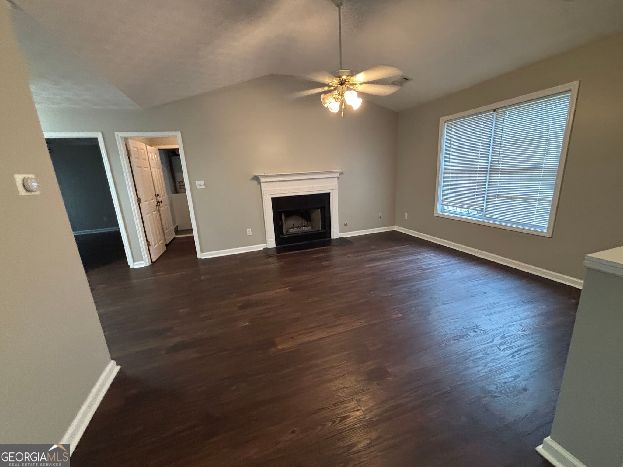 3 bedroom, 2 bathroom, 1,303 sq ft single family residence for rent at 43 Canterbury Drive, Grantville, GA 30220 for $1,695 a month — photo 4