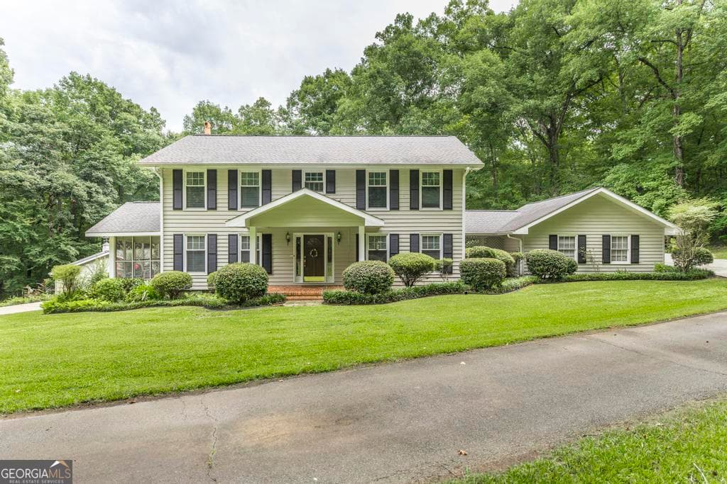 4 bedroom, 3 bathroom, 2,577 sq ft single family residence for sale at 2311 Wesleyan Drive, Macon, GA 31210