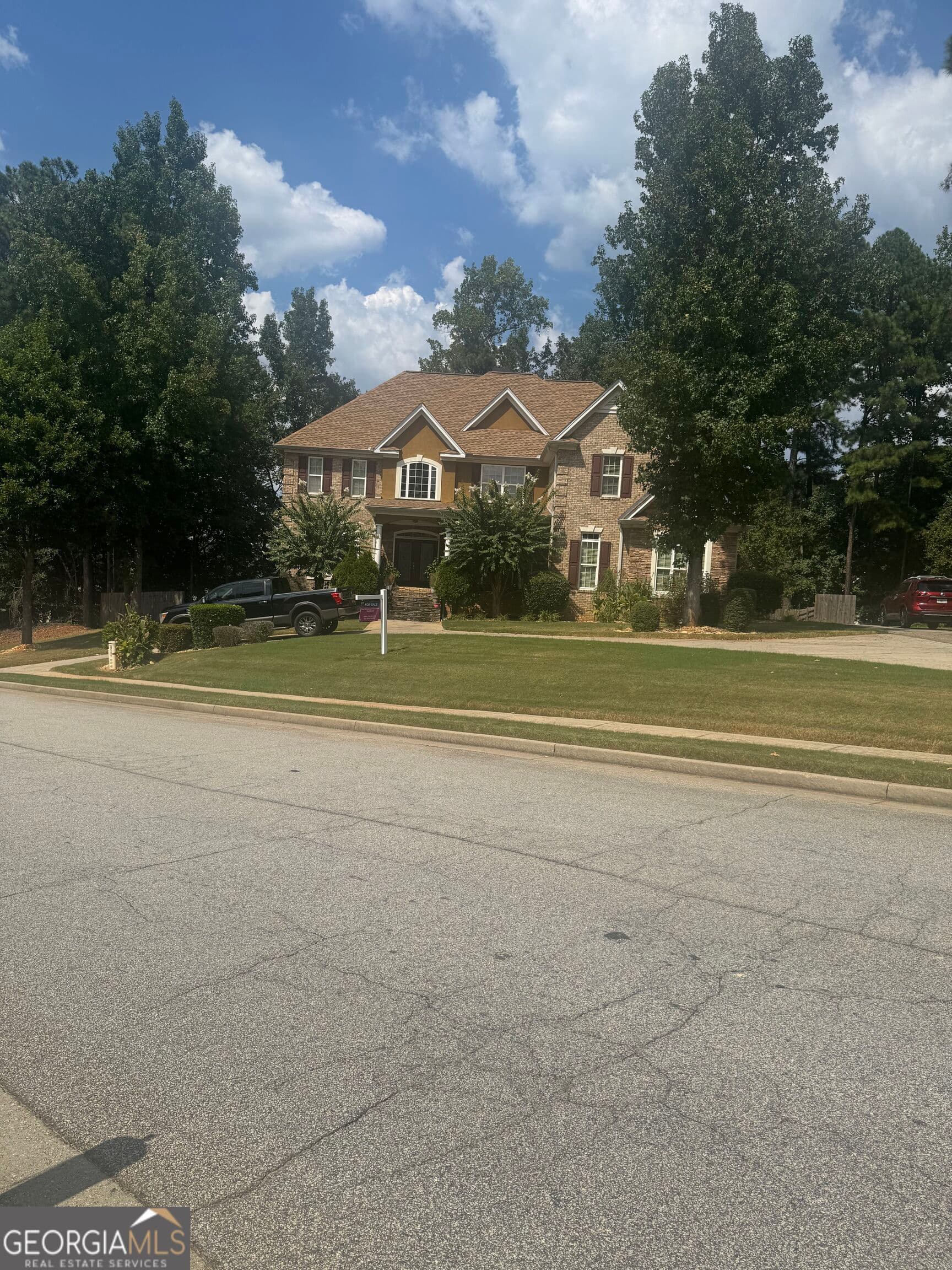 5 bedroom, 4.5 bathroom, 3,997 sq ft single family residence for sale at 148 Durham Lake Parkway, Fairburn, GA 30213 — photo 2