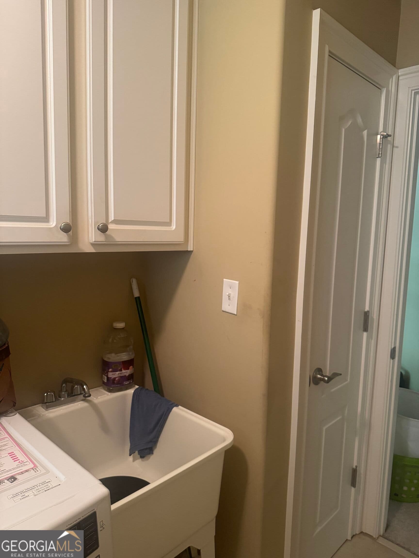 5 bedroom, 4.5 bathroom, 3,997 sq ft single family residence for sale at 148 Durham Lake Parkway, Fairburn, GA 30213 — photo 10