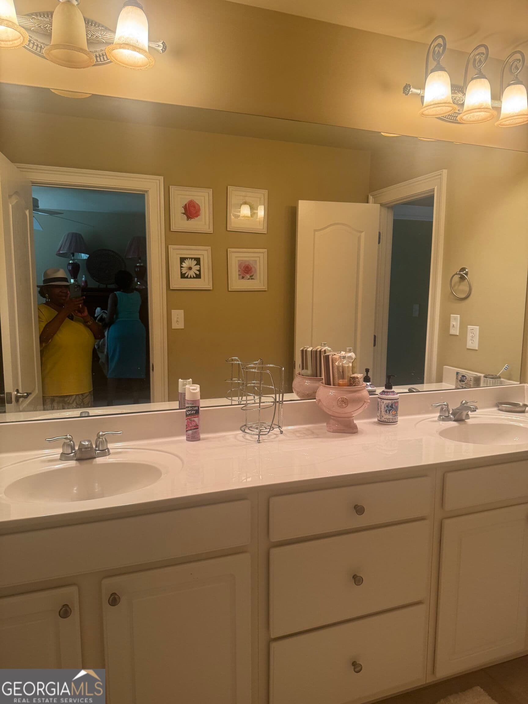 5 bedroom, 4.5 bathroom, 3,997 sq ft single family residence for sale at 148 Durham Lake Parkway, Fairburn, GA 30213 — photo 8