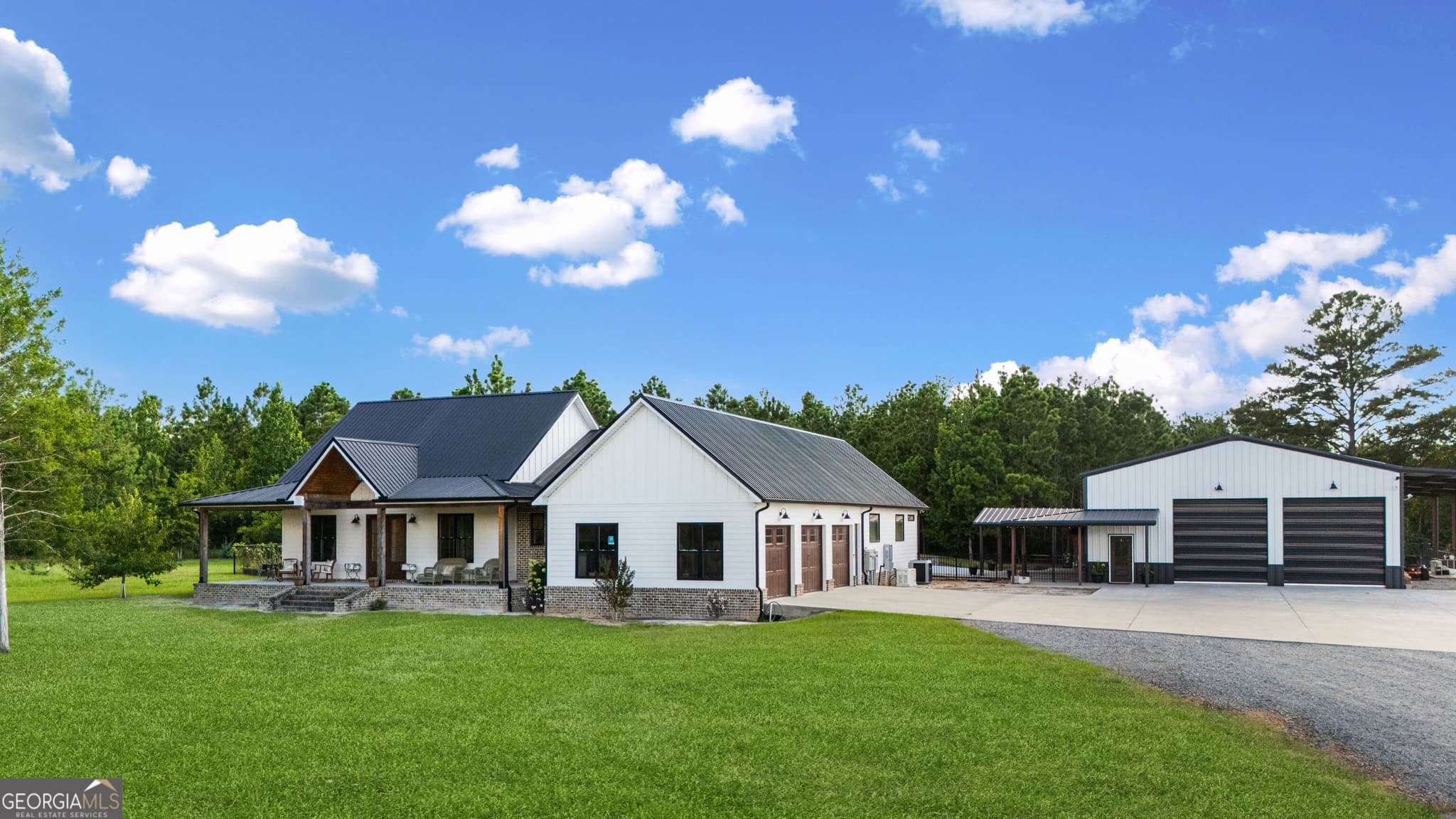 3 bedroom, 3.5 bathroom, 2,456 sq ft single family residence under contract at 107 Lonnie Johnson Road, Hazlehurst, GA 31539 — photo 6